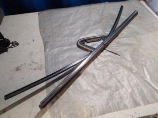 Молдинг двери внешний передний левый Nissan Sunny 1998