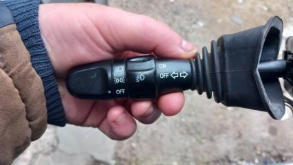 Подрулевой переключатель поворотников Lacetti 2008 J200 F16D3