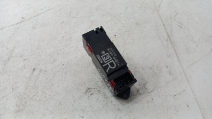 Кнопка стеклоподъемника задняя правая Lancer Cedia 2003 CS2A 4g15 mpi Кнопка стеклоподъемника задняя правая Lancer Cedia 2003 CS2A 4g15 mpi