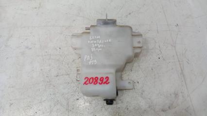 Бачок омывателя задний Mitsubishi Pajero 2004