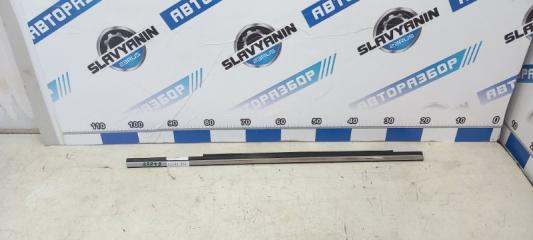 Молдинг стекла задний правый Nissan Sunny 1998