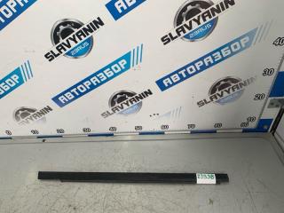 Молдинг стекла задний правый Nissan Pulsar 2000