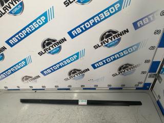 Молдинг стекла передний правый Nissan Pulsar 2000