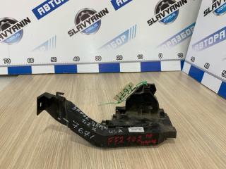 Замок боковой двери передний правый FORD Focus USA 2005