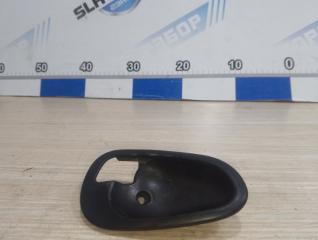 Накладка ручки двери передняя правая Mitsubishi Carisma 1998