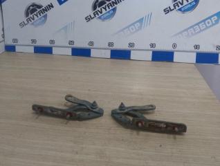 Петля крышки багажника задняя Renault Laguna 1996