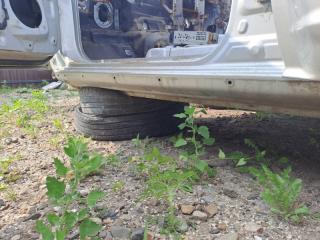 Порог кузова левый Mitsubishi Pajero 2002