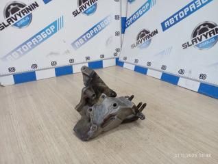 Крепление ГУР переднее правое Mitsubishi Lancer 9 2005