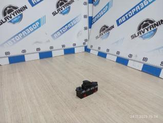 Запчасть кнопка стеклоподъемника задняя левая Mitsubishi Lancer Cedia 2003