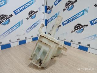 Бачок омывателя Mitsubishi Lancer Cedia 2001