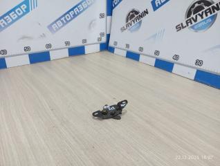 Замок боковой двери задний левый Mitsubishi RVR 1993