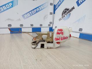 Запчасть замок боковой двери передний левый Mitsubishi Lancer Cedia 2001