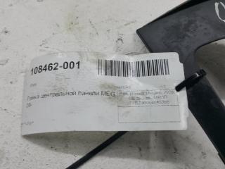 Рамка центральной панели MEG 09- Renault Megane 682605488R