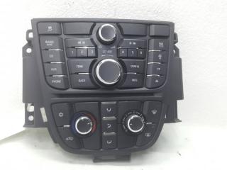 Блок кнопок управления магнитолой и кондиционером Opel Astra 13346050