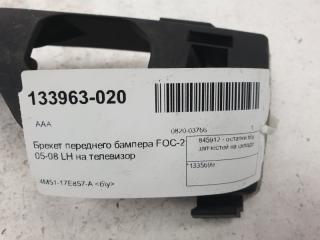 Кронштейн бампера Ford Focus 1335699 2, передний левый