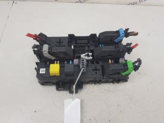 Блок предохранителей в багажник (13222173) Opel Astra 13222173