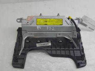 Подушка безопасности в колени Toyota Yaris 739000D020B0