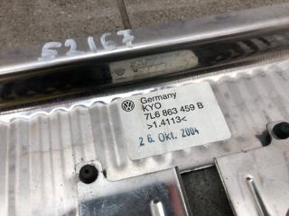 Накладка замка багажника Volkswagen Touareg 2005 7L6863459B ВНЕДОРОЖНИК 2.5 TDI BAC 042374, задняя