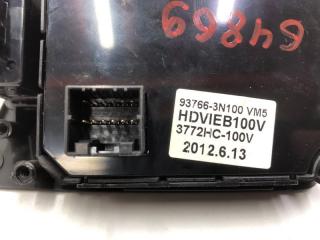 Блок кнопок Hyundai Equus 2012 937663N100VM5 СЕДАН 3.8 БЕНЗИН