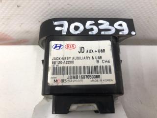 Блок USB Kia Ceed 96120A2200