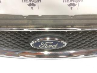 Решетка радиатора Ford Focus 2007 1516620 ХЭТЧБЕК 1.8, передняя