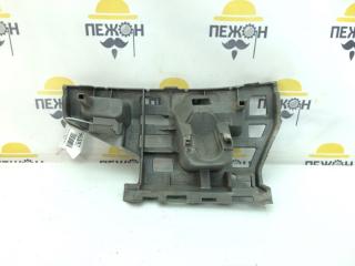 Кронштейн бампера Skoda Fabia 5J0807056A, передний правый