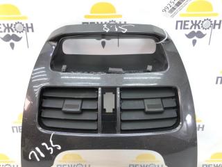 Накладка на торпедо центральная Chevrolet Spark 2012 95015820 M300 1.2 B12D1