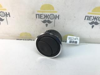 Воздуховод салонный Renault Sandero 2013 687606395R B52 0.9 H4BA400