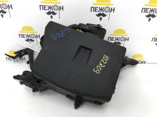 Блок предохранителей подкапотный Toyota Auris 2009 8274102050 ZRE151 1.6 1ZRFAE