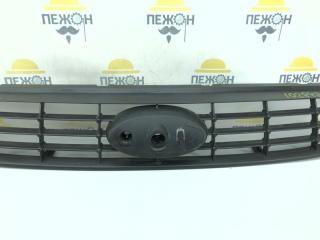 Решетка радиатора Ford Focus 1676410 CB4