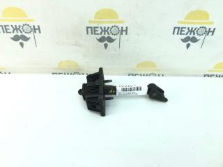 Ограничитель двери Toyota Avensis 2008 6861005040 ZZT251, передний