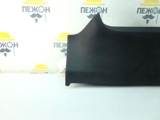 Подушка в колени Toyota Auris 2009 7390002020B0 ZRE151 1.6 1ZRFAE