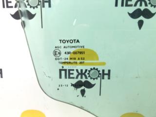 Стекло двери Toyota Auris 2009 6810102230 ZRE151 1.6 1ZRFAE, переднее правое