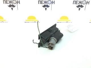 Плафон подсветки номерного знака . Mitsubishi Colt 2004 MR957364 Z34A 1.3 4A90