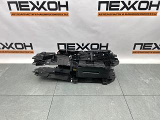 Подлокотник с консолью Land Rover Discovery Sport 2021 LR154753 L550 2.0 204DTY