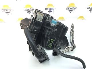 Блок предохранителей подкапотный Toyota Avensis 8274102050 T270