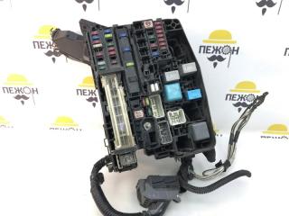 Блок предохранителей подкапотный Toyota Avensis 8274102050 T270