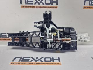 Запчасть кронштейн ручки двери задний левый Bentley Flying Spur 2017