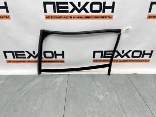 Запчасть уплотнитель стекла двери задний левый Bentley Flying Spur 2017