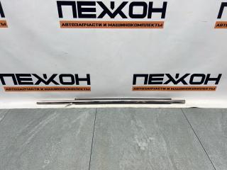 Запчасть бархотка двери задняя левая Bentley Flying Spur 2017