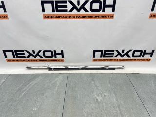 Запчасть бархотка двери передняя левая Bentley Flying Spur 2017