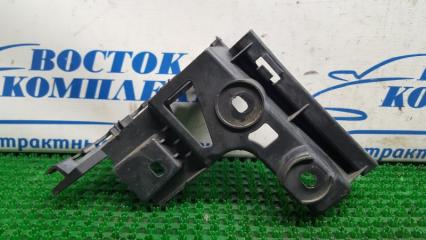 Запчасть клипса бампера задняя правая Volkswagen Touran 08.07.2011