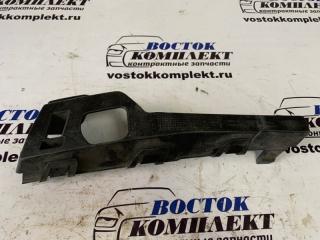 Запчасть клипса бампера передняя левая Ford Focus II