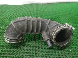 Патрубок воздушного фильтра Toyota Raum 10.2003