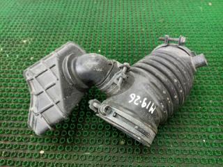 Патрубок воздушного фильтра Mazda Premacy 26.03.2009