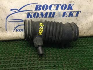 Патрубок воздушного фильтра Toyota Ractis 02.2007