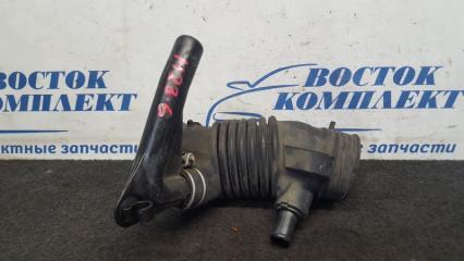 Патрубок воздушного фильтра Toyota Sienta 08.2013