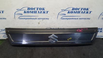 Запчасть накладка на дверь багажника Suzuki Solio