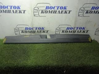 Запчасть накладка багажника Lincoln Navigator 2002.09