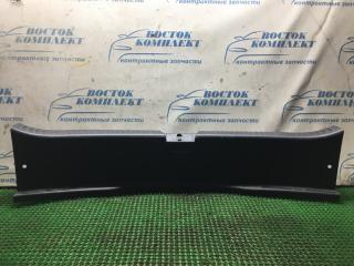 Запчасть накладка багажника Mazda Axela 2006